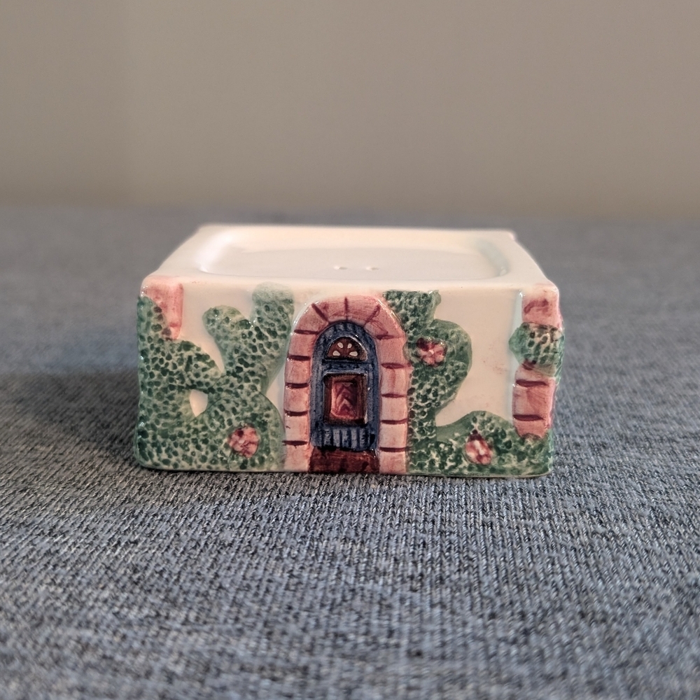 3/$15 | Avon Country Cottage Salt/Pepper Shaker, 1pc